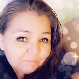 Meet your Posher, Mona